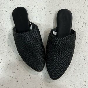 Universal Thread mules